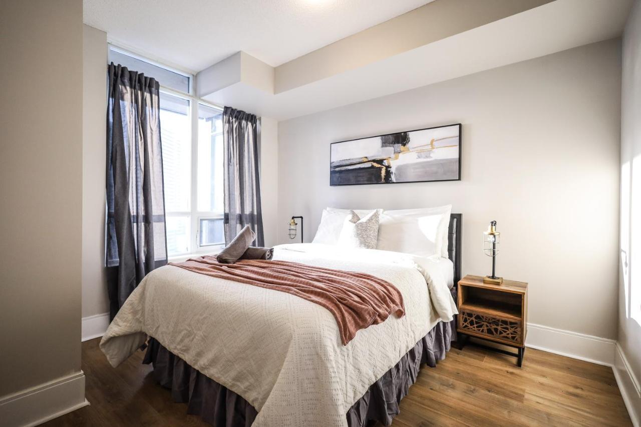 Luxury Apartments In Mississauga Eksteriør billede